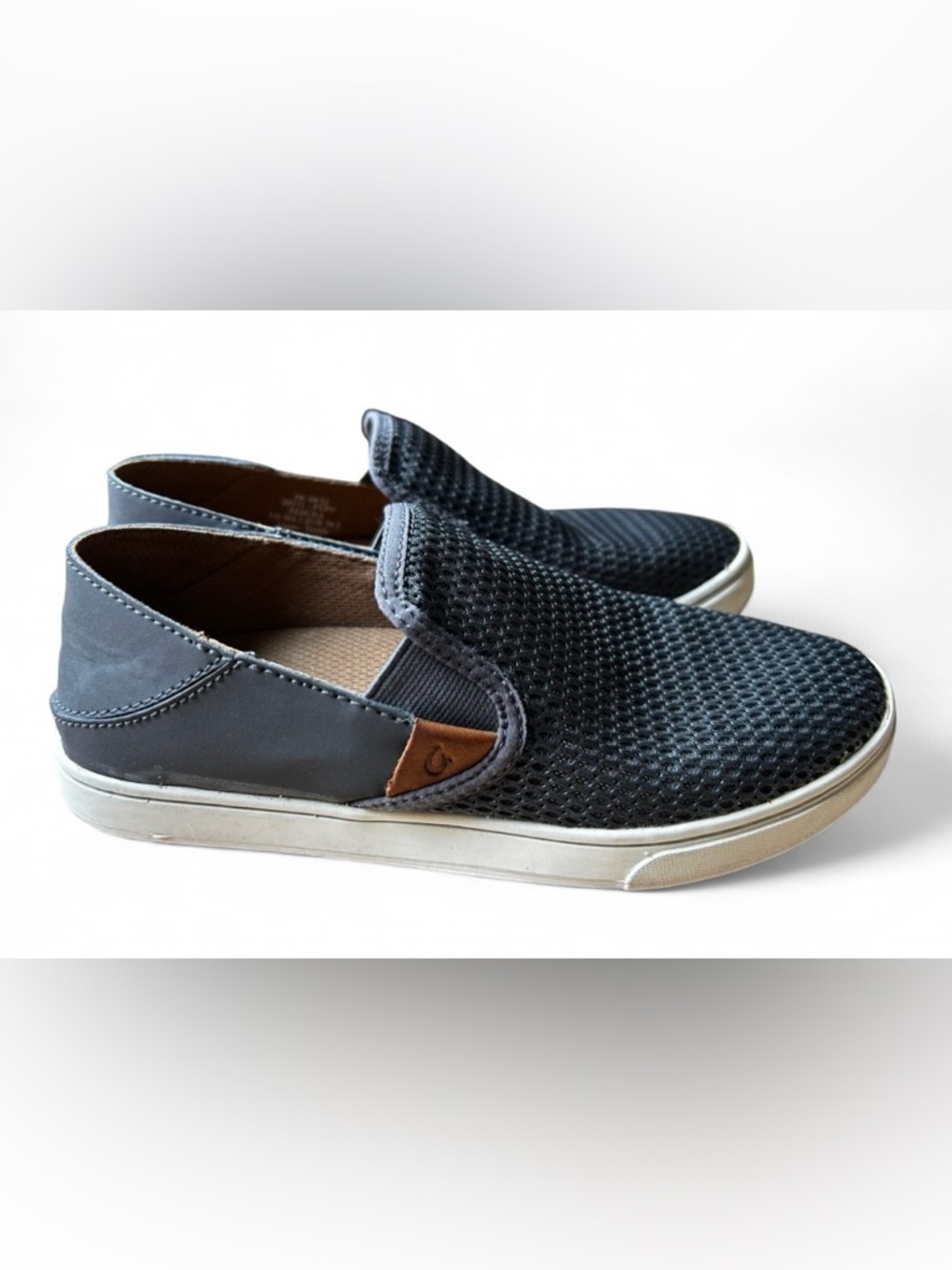 OluKai Pehuea Slip On Shoes Womens 6.5 Gray Pavement Perfurated Comfort Sneaker